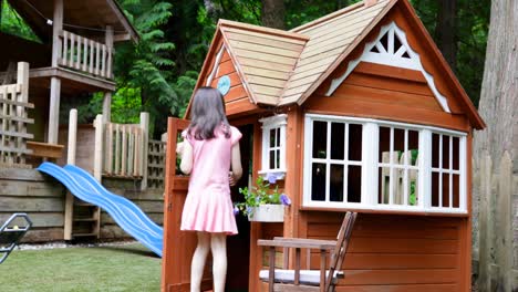 siblings playing in play house 4k