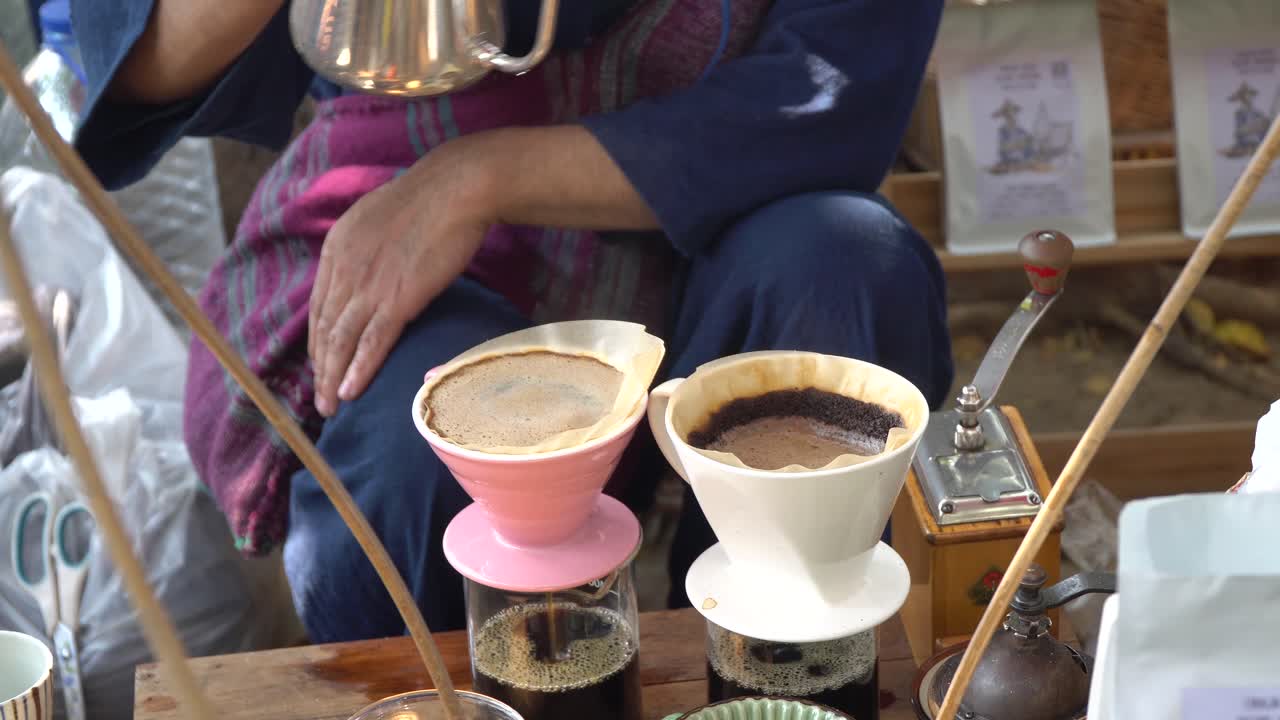 치앙마이 근처 시골 북부 태국에서 수제 커피 양조