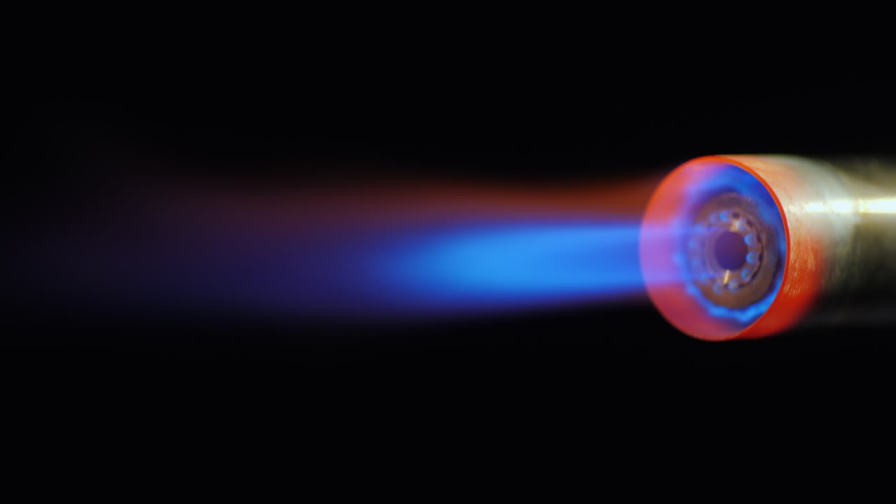 携帯用ガスバーナーの炎