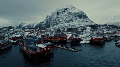 Vista-Aérea-Del-Hermoso-Paisaje-De-Las-Islas-Lofoten-Durante-El-Invierno