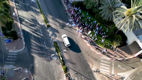 video 4k de protestas civiles en la ciudad de rehovot israel contra los cambios planeados del gobierno israelí al tribunal superior de justicia