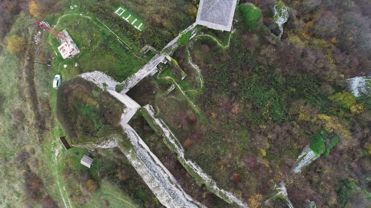 Grass rooftop of Ostrovica Castle in Bosnia and Herzegovina aerial