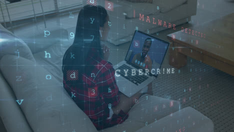 animación del procesamiento de datos de seguridad cibernética sobre una mujer afroamericana haciendo una llamada de video en una computadora portátil