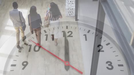 사무실에서 다양한 사업가들에 대한 시계의 애니메이션