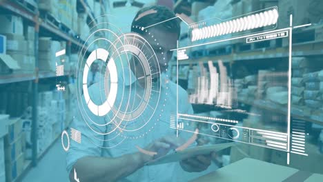 animación del procesamiento de datos sobre un trabajador masculino caucásico en un almacén