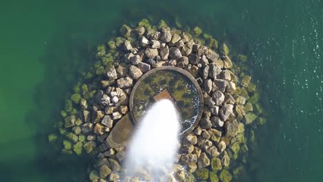 Fuente-De-Agua-Marítima,-Oeiras,-Lisboa,-Portugal,-Europa