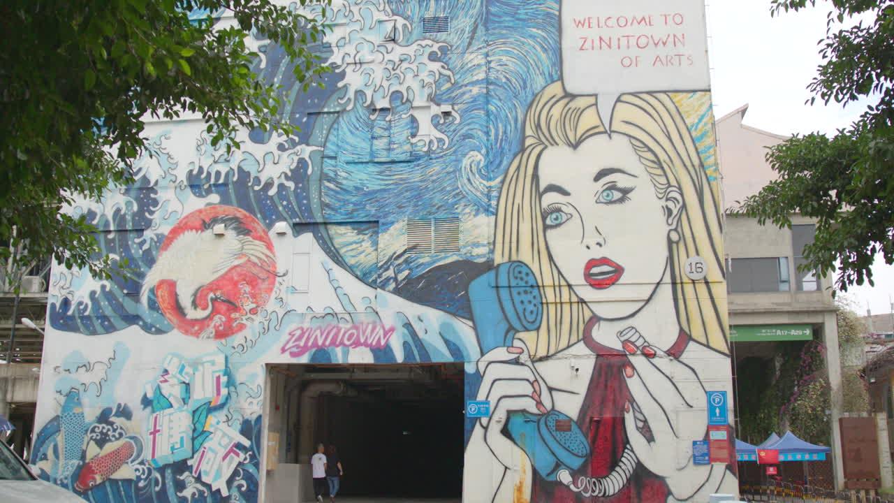 강가에 있는 오래된 설탕 공장 샷 - canon c70 dci 4k 50fps c-log