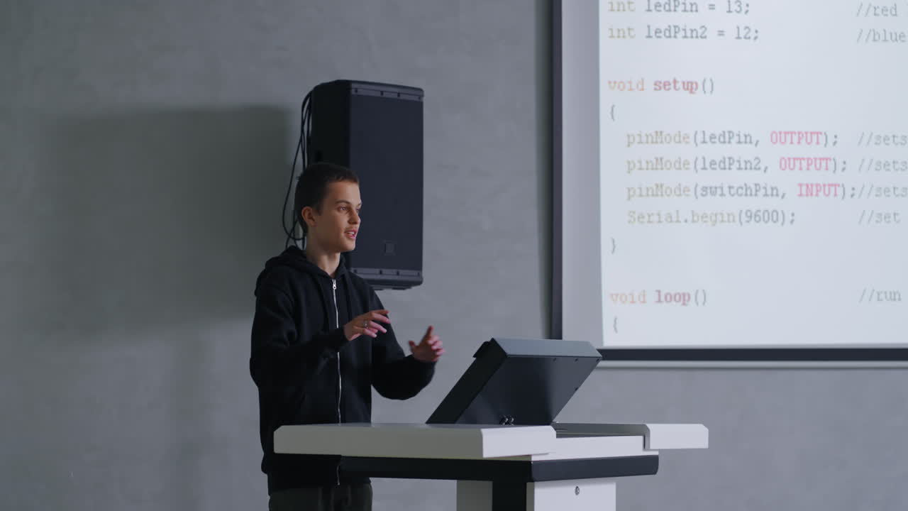 아두이노 코드를 제시하는 학생