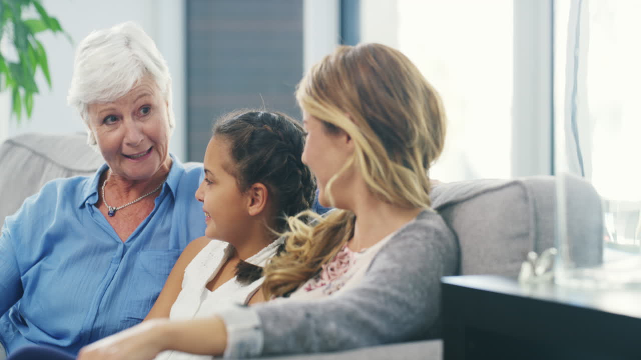 저는 그녀가 할머니를 알고 자라기를 원합니다.