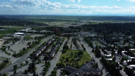 Horizontes-De-La-Ciudad-Revelados:-Vistas-Aéreas-Del-Paisaje-Urbano-De-Calgary,-Canadá