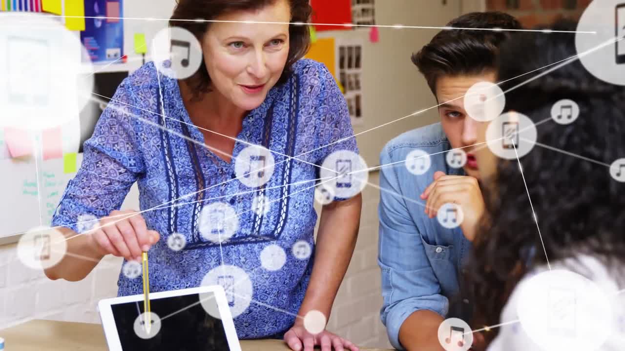 animación de la red de conexiones entre diversas personas de negocios en la oficina