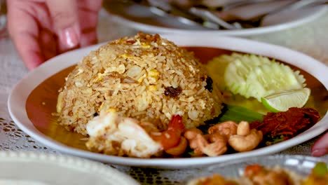 thai fried rice with shrimp