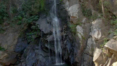 Impresionante-Cascada-Y-Atracción-Natural-En-Un-Remoto-Pueblo-Mexicano