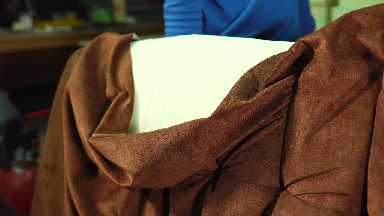 소파를 포장하는 것