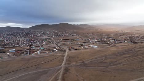 Drohnenaufnahmen-Einer-Stadt-In-Der-Mongolei