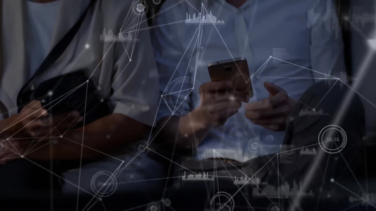 una red de conexiones contra dos hombres que usan teléfonos inteligentes