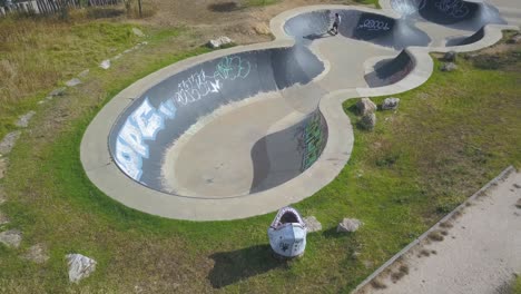 amazing race in the big pool saying "no to the tunnel" and forever to generations park in estoril, cascais