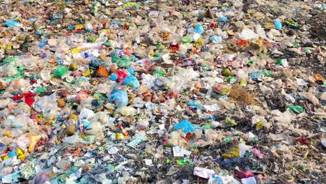 Sitio-De-Vertedero-De-Basura.-Concepto-De-Residuos-Contaminantes.-Toma-Panorámica