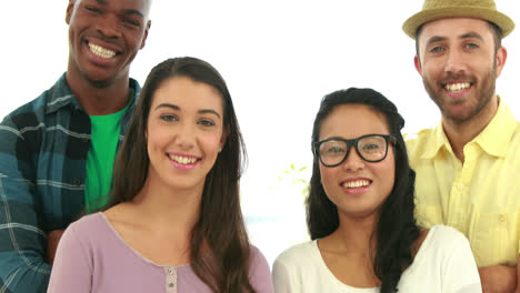 equipe de negócios criativa sorrindo para a câmera