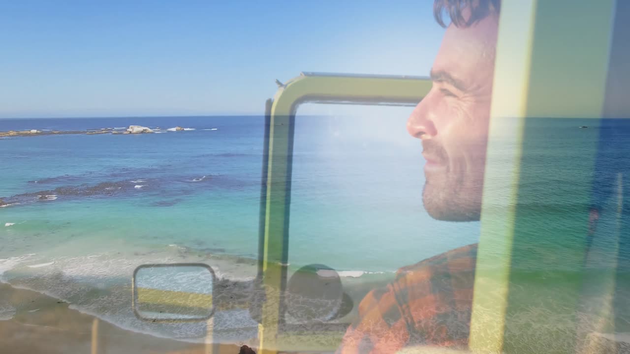 해양 풍경 위의 해변에서 즐겁게 지내는 행복한 아프리카계 미국인 부부의 애니메이션