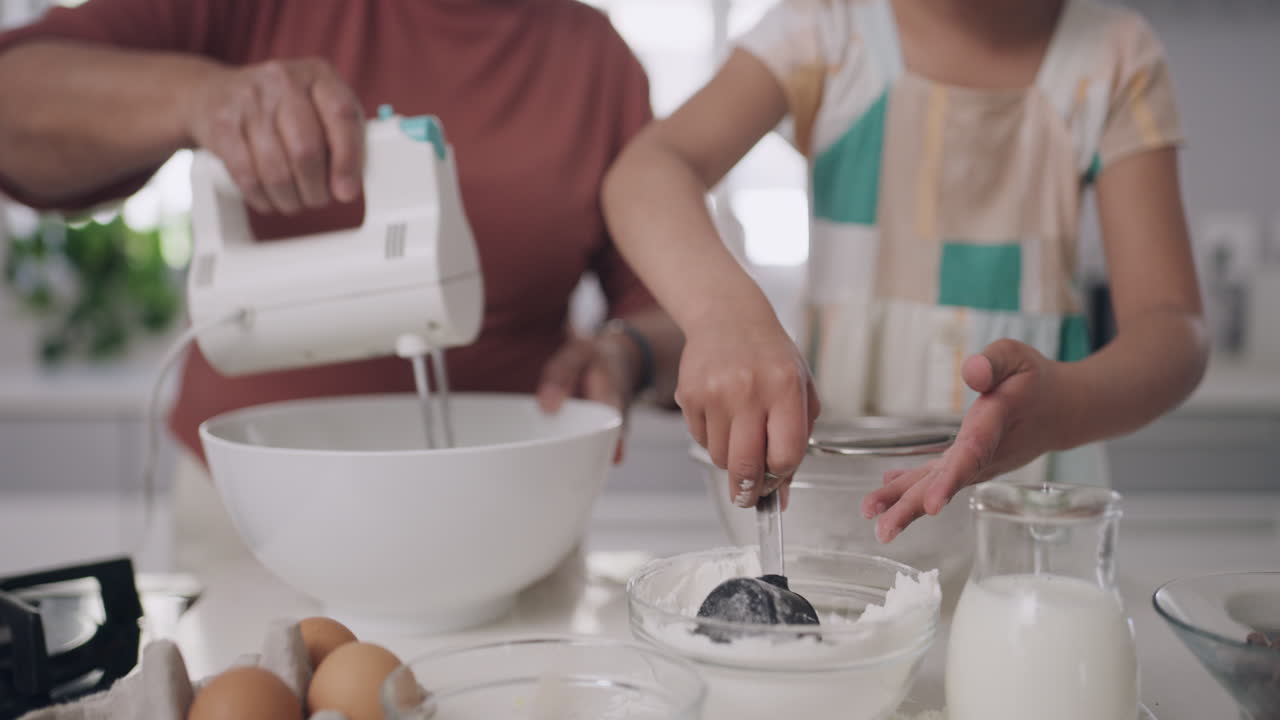 베이킹, 가족 및 약간의 재료를 혼합