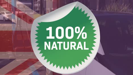 texto 100 por ciento natural sobre la bandera de gran bretaña y el coche eléctrico de carga