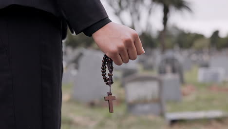 Rosario,-Muerte-O-Cementerio-De-Manos-Para-Funeral