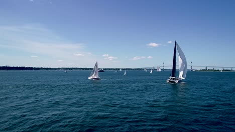 Sailboats-entering-and-leaving-Mt