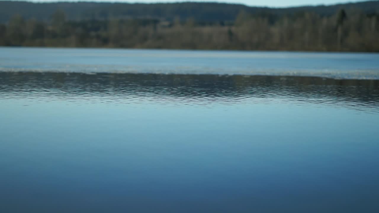 - 호수 부드러운 흐르는 물