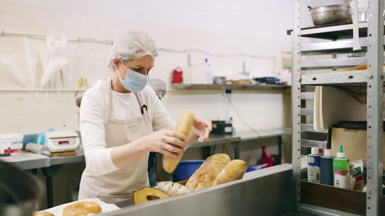 Pane appena sfornato, pronto da portare via.