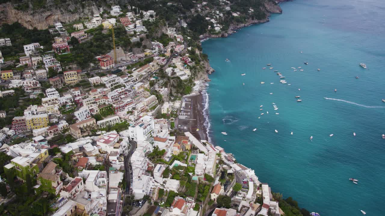 이탈리아 포지타노의 꿈꾸는 휴가 여행지의 공중 전망