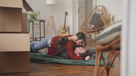 couple in love during a house moving process