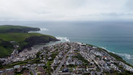 Imágenes-De-Drones-De-4k-De-Port-Isaac-En-Cornualles-Con-Casas-Y-Tejados