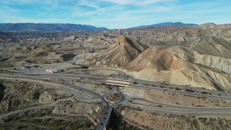 Tabernas-Desert-Highway-Road-In-Almeria,-Andalusien,-Spanien---Antenne-4k