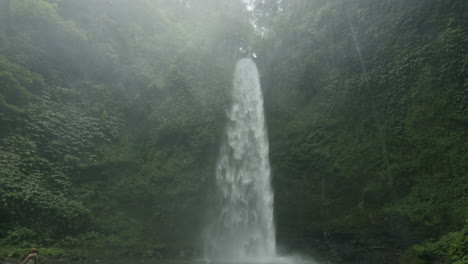 Vapores-De-Agua-Provenientes-De-La-Cascada-High-Nung-Nung