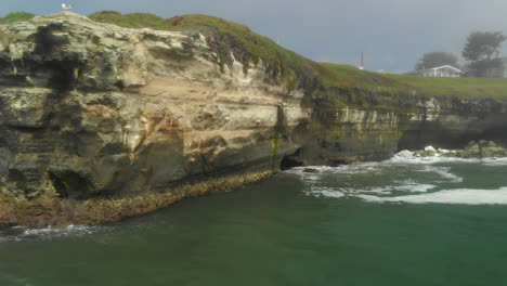 Luftrutsche-Einer-Klippe-über-Dem-Meer