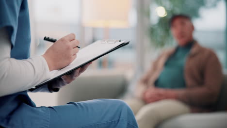 consulta del médico con el paciente