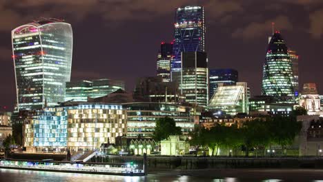 London-Skyline-Dark-4K-05