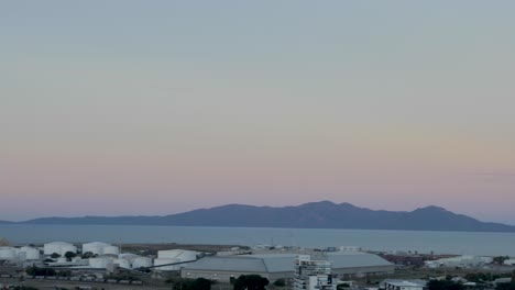 Hermosa-Vista-Dorada-De-La-Puesta-De-Sol-De-La-Isla-Magnética-De-Townsville,-Norte-De-Queensland,-Australia