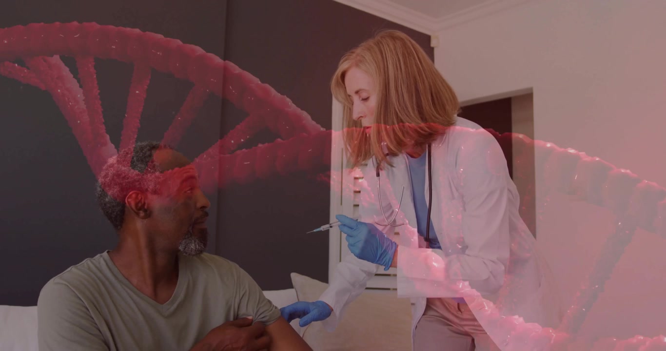Paziente maschio che guarda mentre un operatore sanitario gli tampona il braccio e inietta con una siringa, sotto una sovrapposizione di elica di DNA.