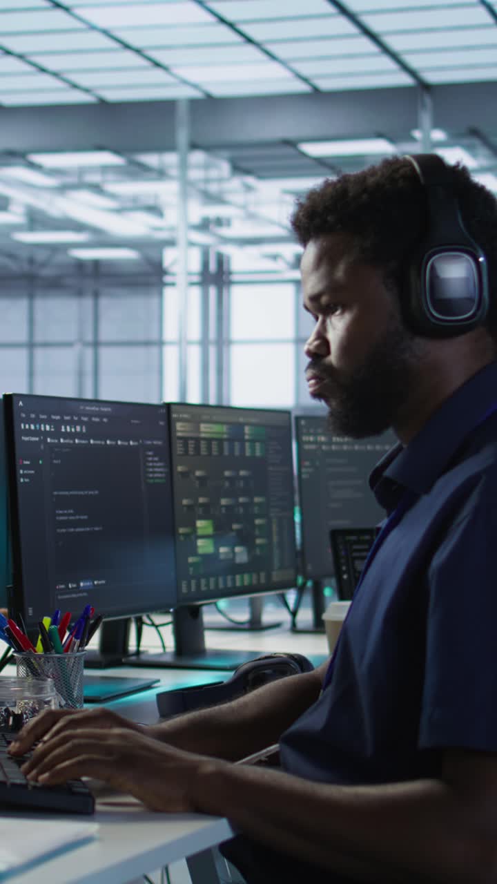 Vertical video Neural networks specialist in data center monitoring performance