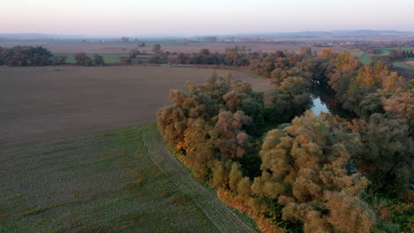 Beautiful-river-autumn-scenery-landscape-in-hungary