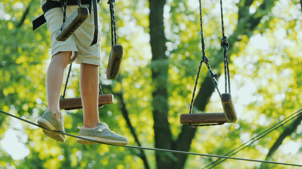 줄타기의 다리는 고소공포증을 극복한다