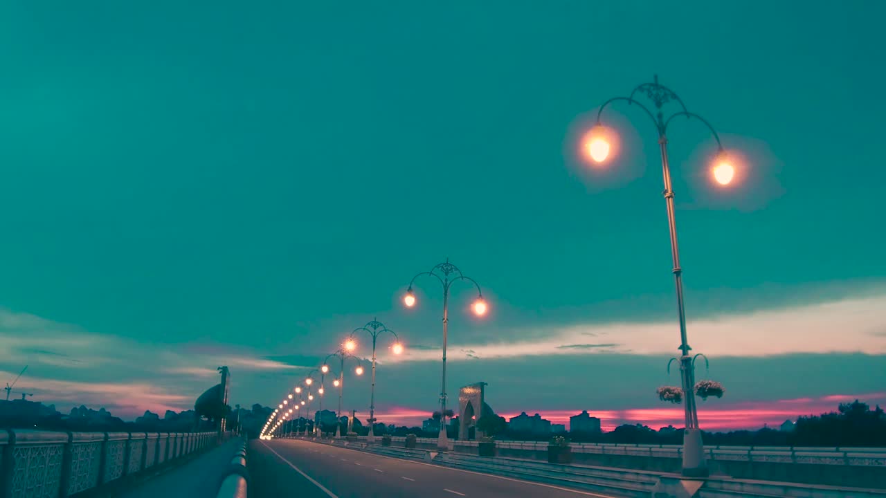 푸트라자야 모스크와 아름다운 저녁에 인간이 만든 호수, 쿠알라 푸르, 말레이시아