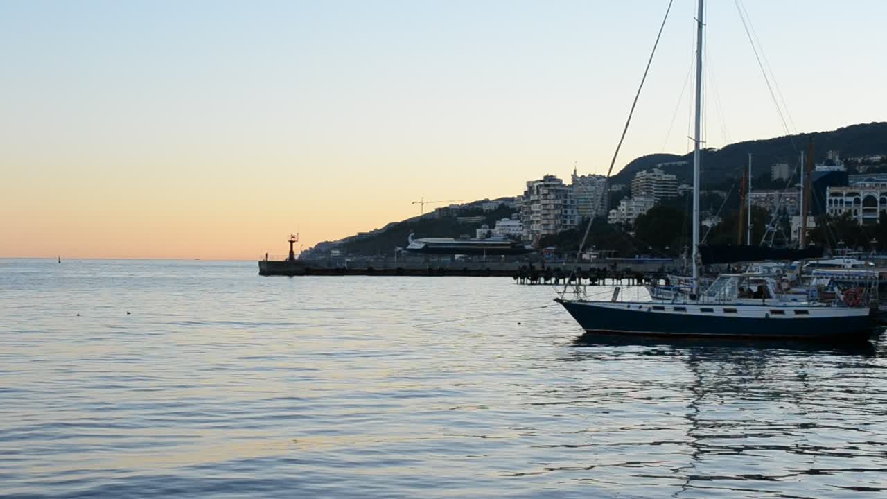 Mare, navi, gabbiani