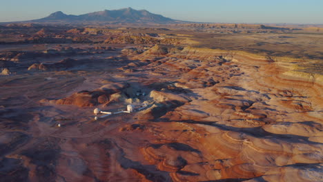 estación de área de la estación de investigación de marte y formación rocosa del paisaje lunar