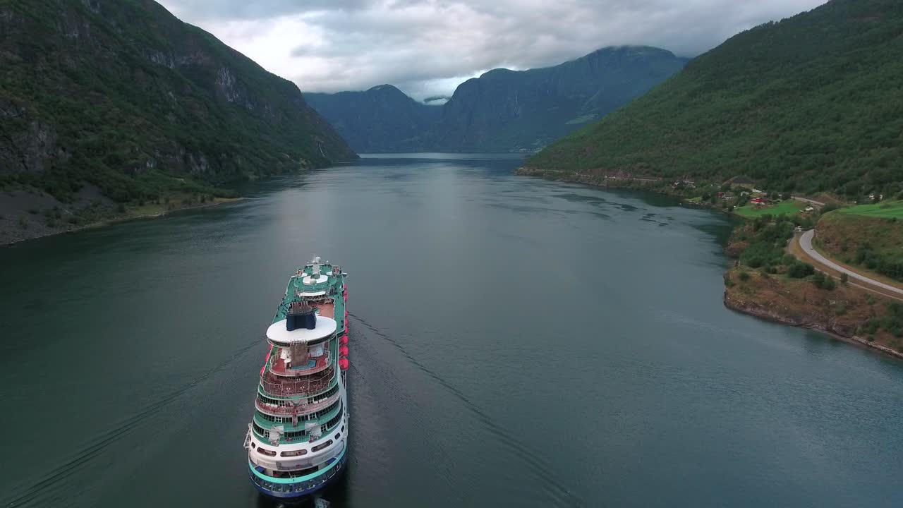 크루즈 선박, 크루즈 라인 선박 sognefjord 또는 sognefjorden, 노르웨이
