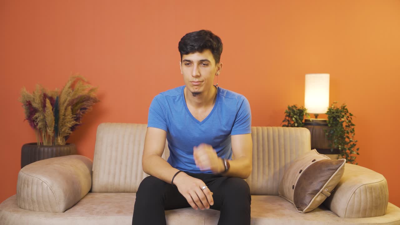 감성적인 남자.