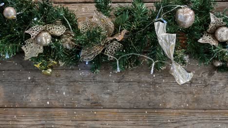 Nieve-Que-Cae-Con-Adornos-Navideños