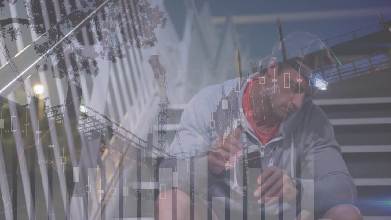 animación de datos financieros y gráficos sobre el hombre caucásico usando teléfono inteligente